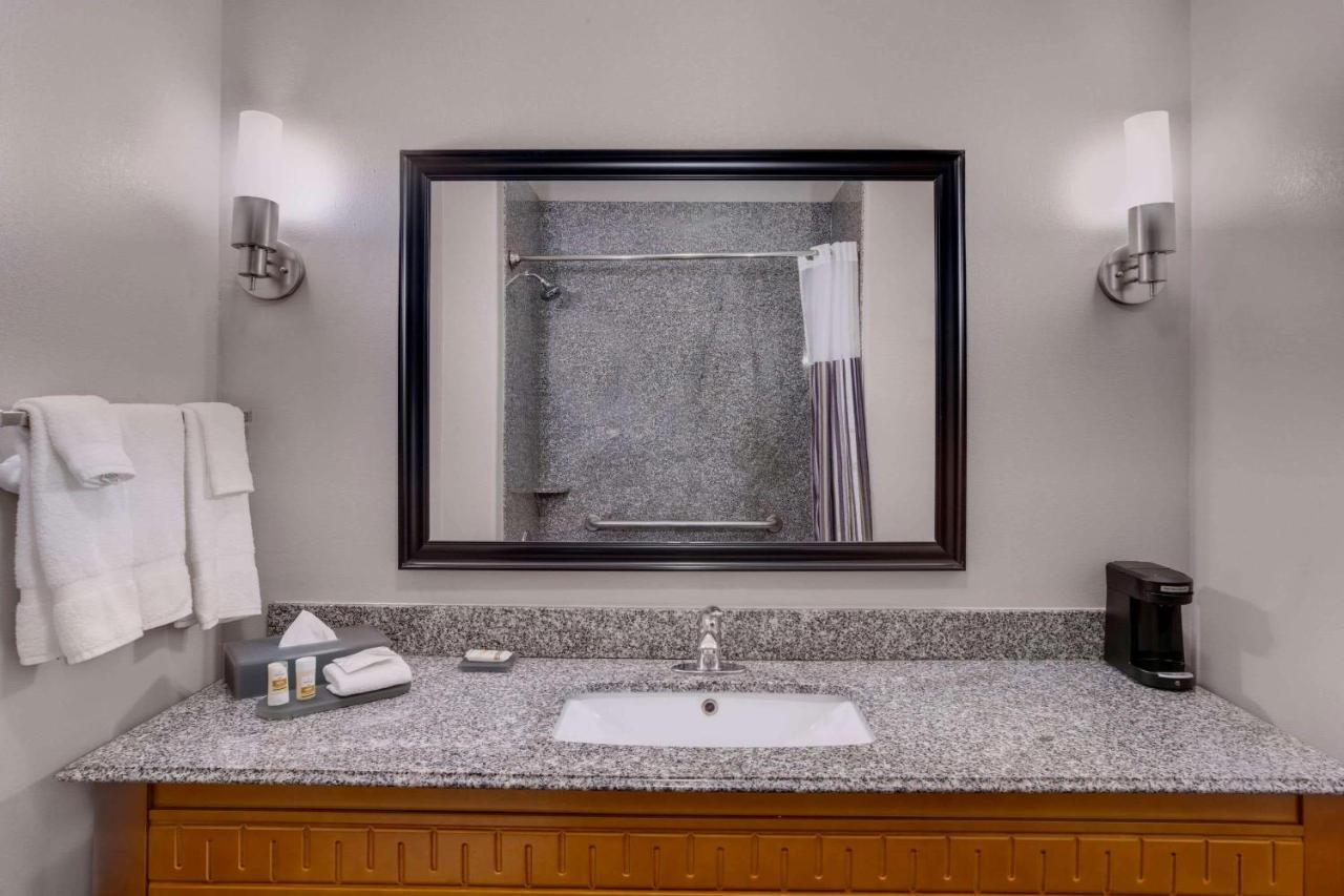 Comfort Inn&Suites Cleveland Eksteriør bilde